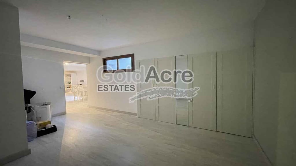 4 bedroom Villa for sale in Corralejo with pool - € 895,000 (Ref: 9050835)