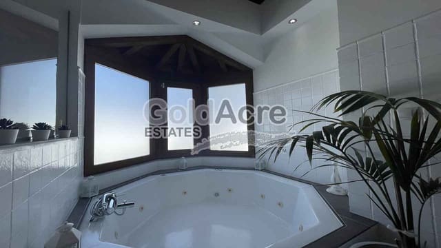 4 slaapkamer Villa te koop in Corralejo, La Oliva met zwembad garage - € 795.000 (Ref: 9050835)