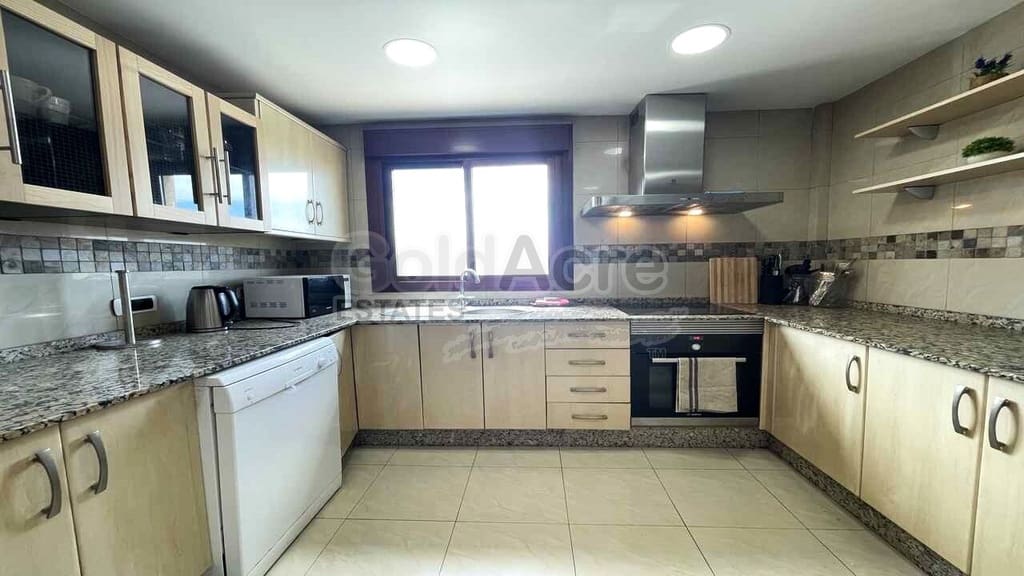 3 bedroom Apartment for sale in Corralejo - € 375,000 (Ref: 9062034)