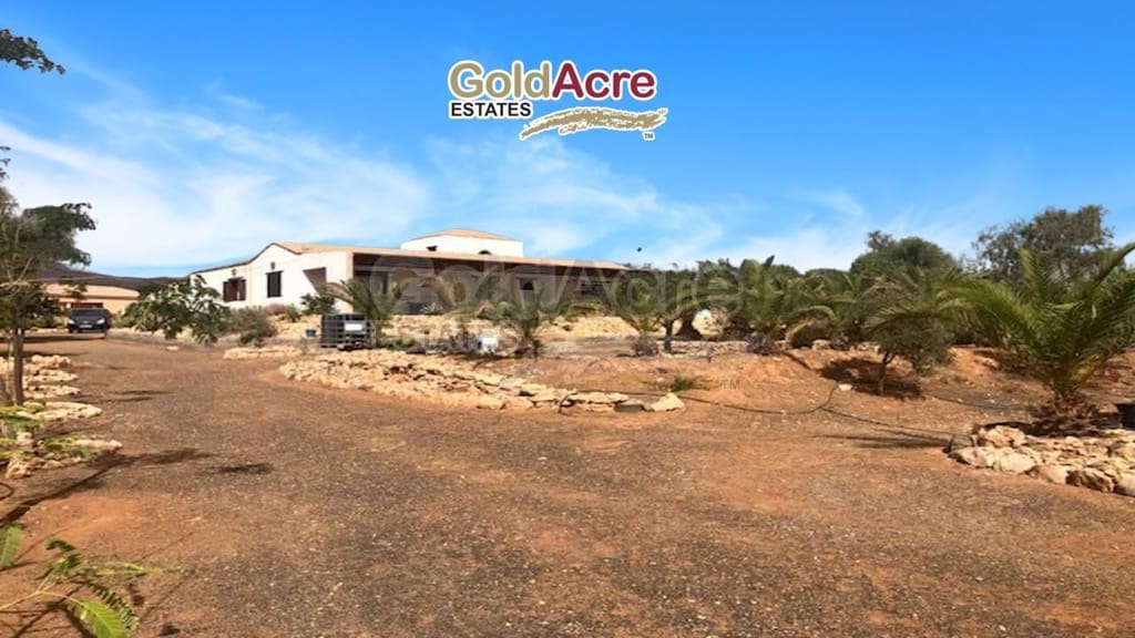 3 bedroom Villa for sale in Tuineje with pool - € 450,000 (Ref: 9096402)