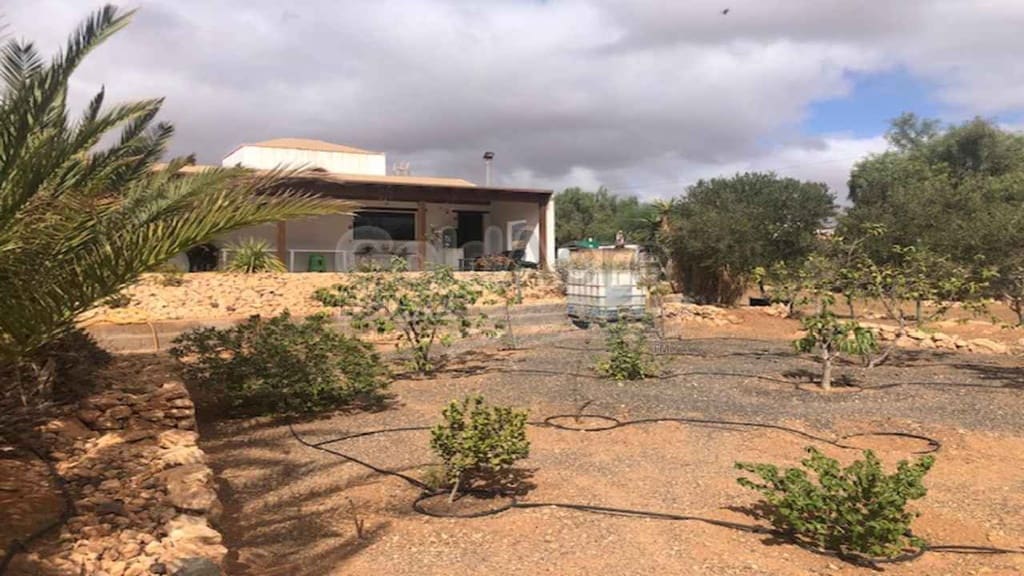 3 bedroom Villa for sale in Tuineje with pool - € 450,000 (Ref: 9096402)