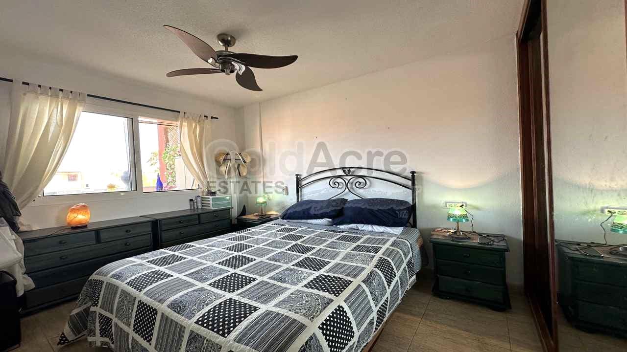 2 soveværelse Penthouse til salg i Parque Holandes med swimmingpool - € 140.000 (Ref: 9108499)