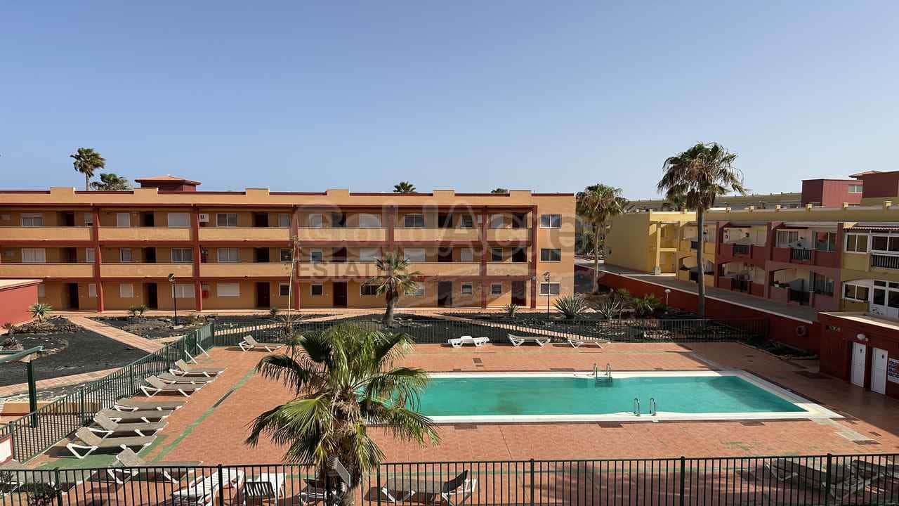 2 soveværelse Penthouse til salg i Parque Holandes med swimmingpool - € 140.000 (Ref: 9108499)