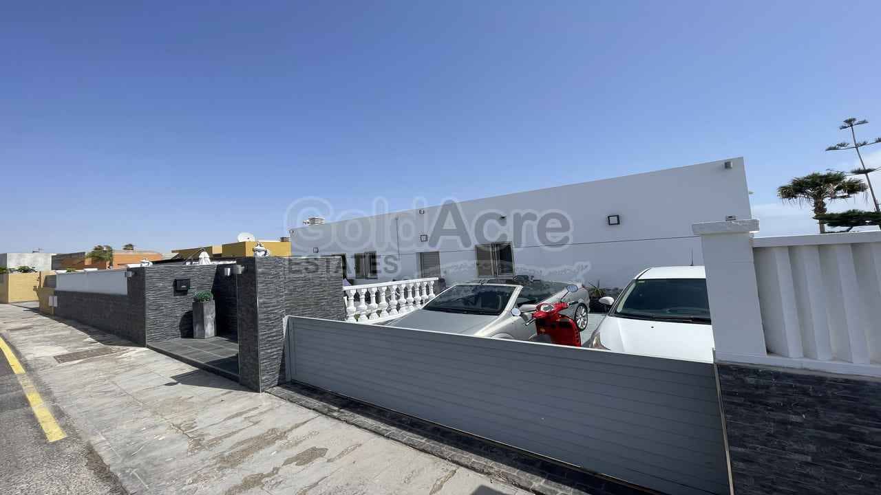 3 soverom Villa til salgs i Caleta de Fuste - € 650 000 (Ref: 9113957)