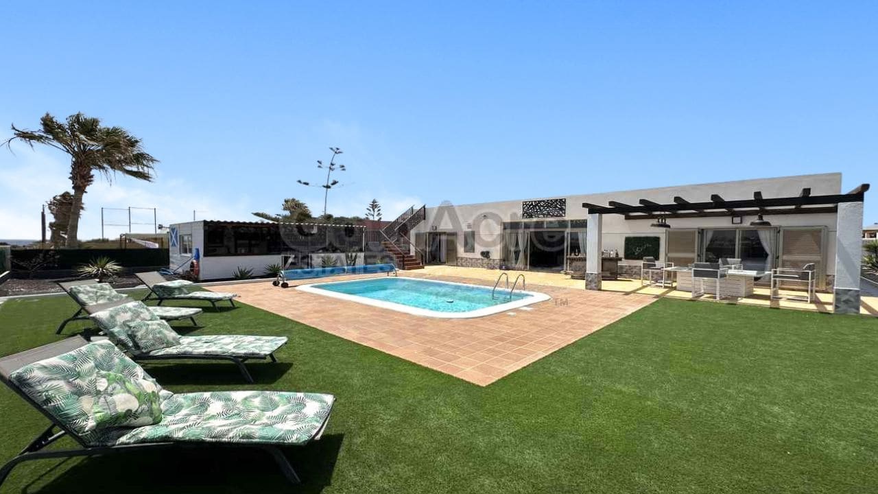 3 soverom Villa til salgs i Caleta de Fuste - € 650 000 (Ref: 9113957)
