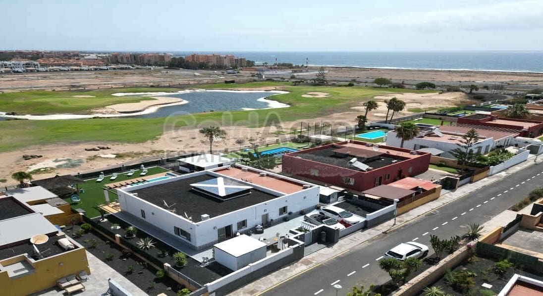 3 soverom Villa til salgs i Caleta de Fuste - € 650 000 (Ref: 9113957)