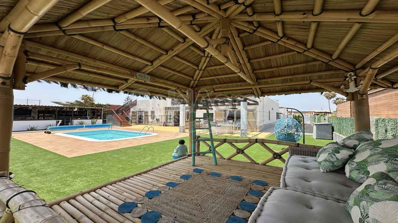 3 soverom Villa til salgs i Caleta de Fuste - € 650 000 (Ref: 9113957)