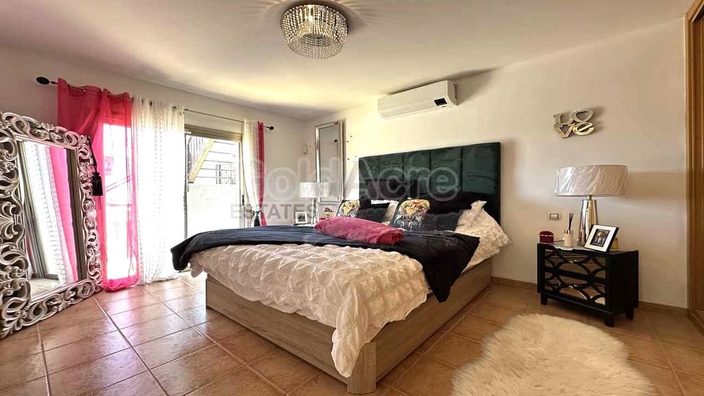 3 slaapkamer Villa te koop in Caleta de Fuste met zwembad - € 650.000 (Ref: 9113957)