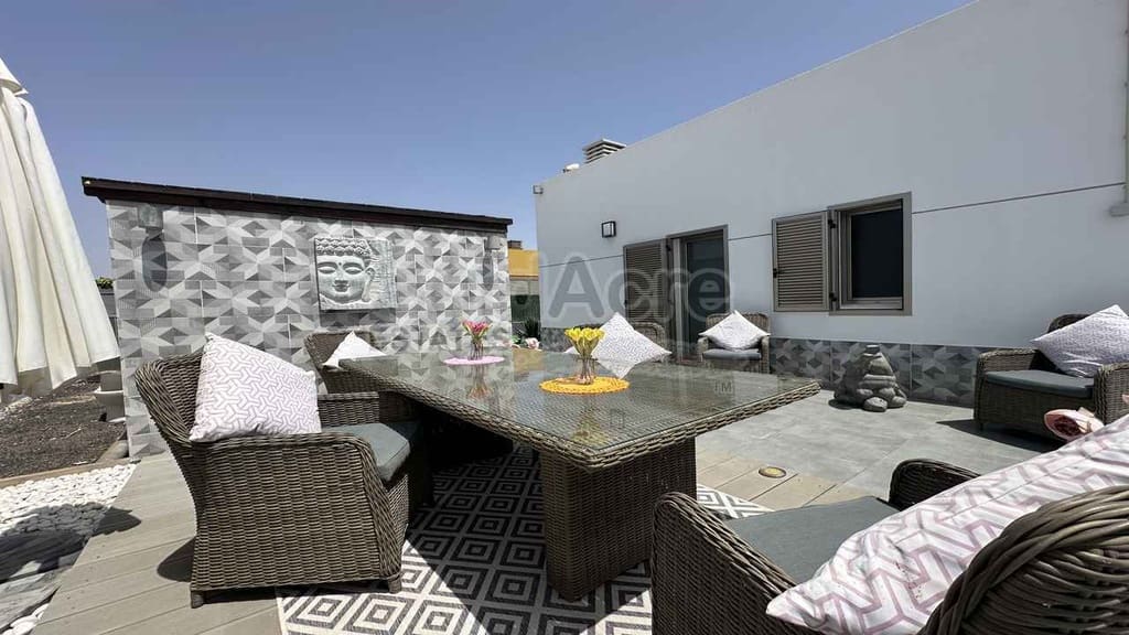 3 slaapkamer Villa te koop in Caleta de Fuste met zwembad - € 650.000 (Ref: 9113957)