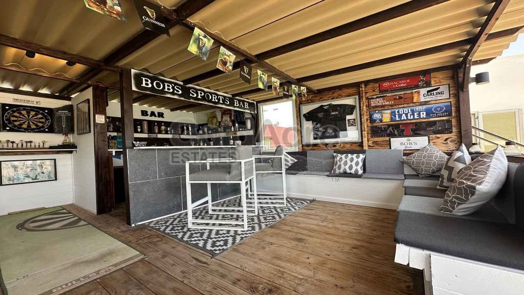 3 slaapkamer Villa te koop in Caleta de Fuste met zwembad - € 650.000 (Ref: 9113957)