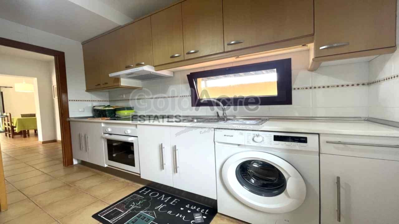 3 soveværelse Villa til salg i La Oliva med swimmingpool - € 325.000 (Ref: 9114504)