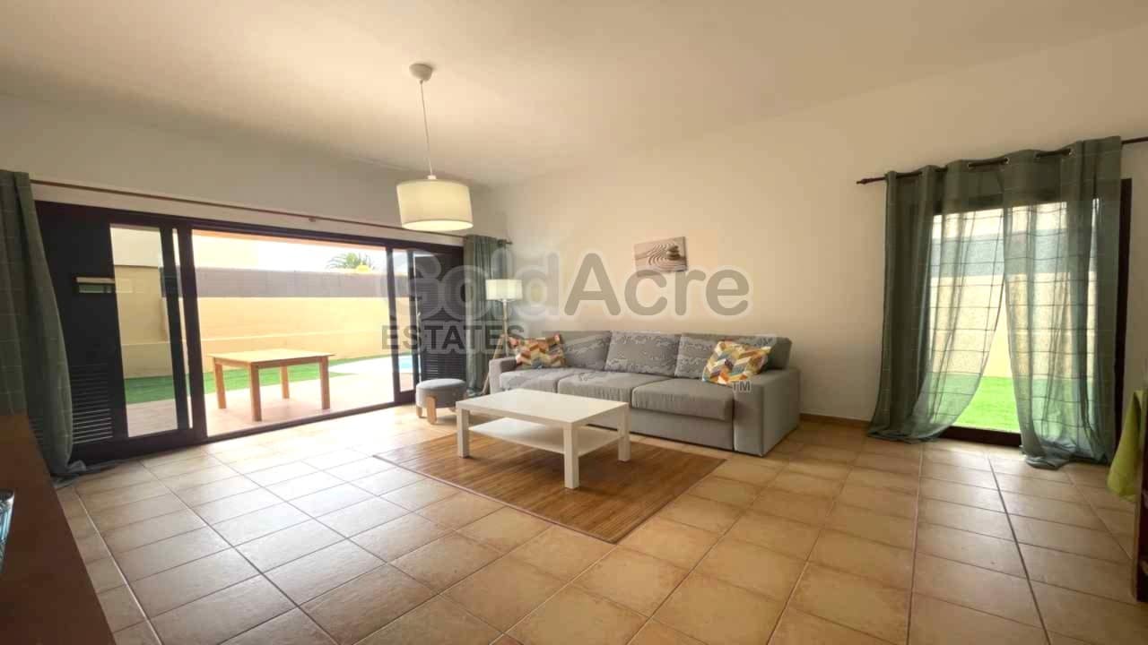 3 soveværelse Villa til salg i La Oliva med swimmingpool - € 325.000 (Ref: 9114504)