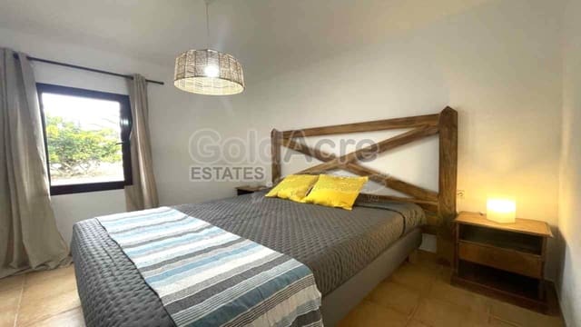 3 soveværelse Villa til salg i La Oliva med swimmingpool - € 325.000 (Ref: 9114504)