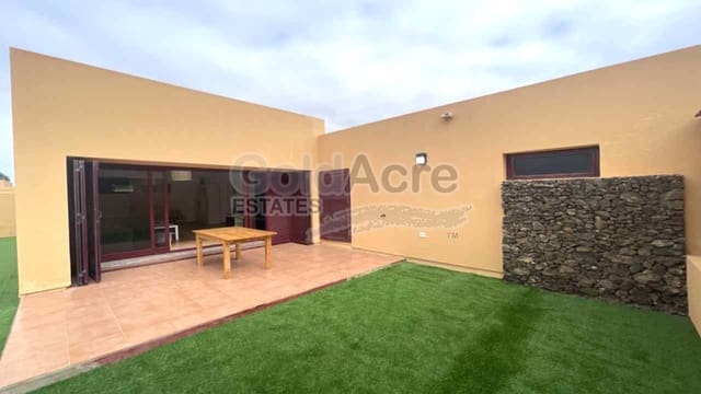 3 slaapkamer Villa te koop in La Oliva met zwembad - € 325.000 (Ref: 9114504)