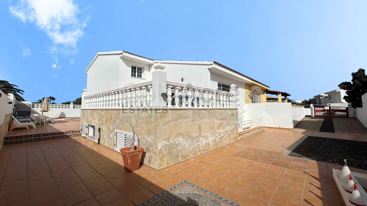 1 quarto Moradia para venda em Corralejo - 675 000 € (Ref: 9124675)