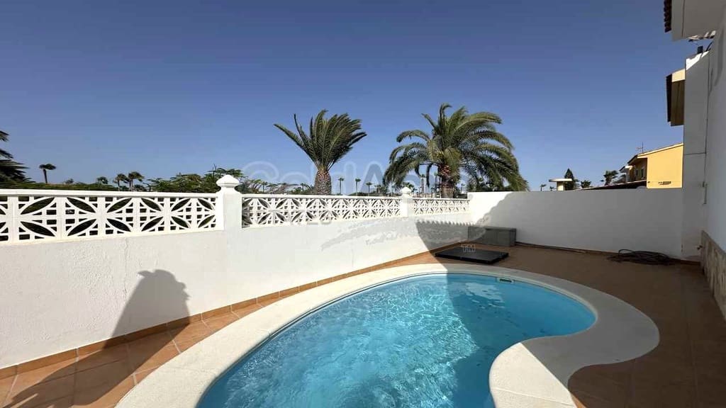 3 Zimmer Villa zu verkaufen in Corralejo mit Pool - 675.000 € (Ref: 9124675)