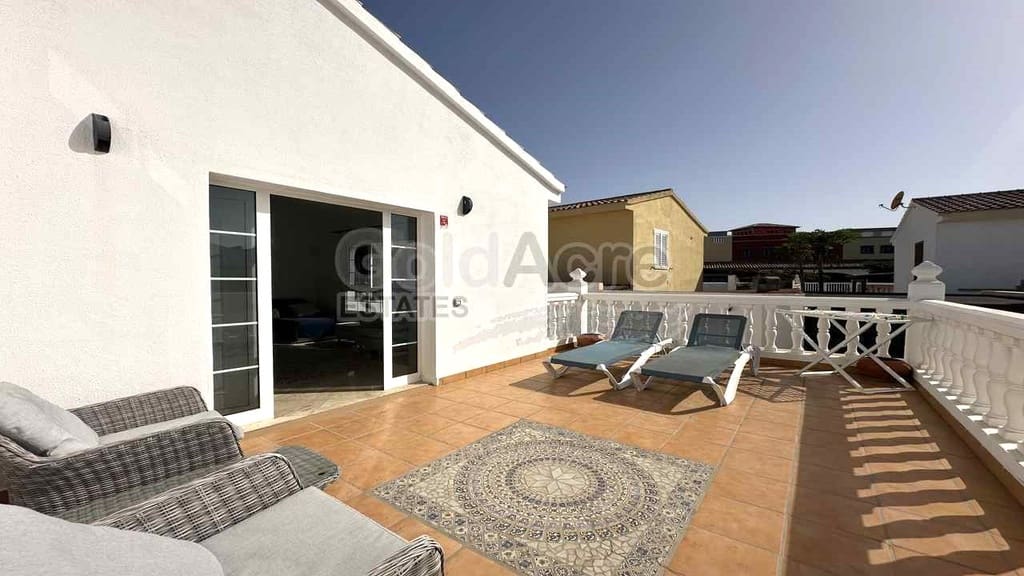 3 Zimmer Villa zu verkaufen in Corralejo mit Pool - 675.000 € (Ref: 9124675)