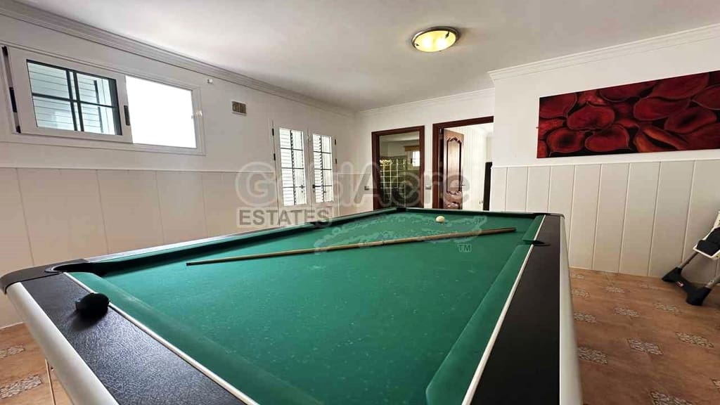 3 Zimmer Villa zu verkaufen in Corralejo mit Pool - 675.000 € (Ref: 9124675)