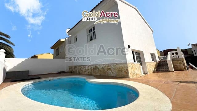 3 slaapkamer Villa te koop in Corralejo, La Oliva met zwembad - € 675.000 (Ref: 9124675)