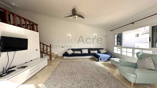 3 slaapkamer Villa te koop in Corralejo, La Oliva met zwembad - € 675.000 (Ref: 9124675)
