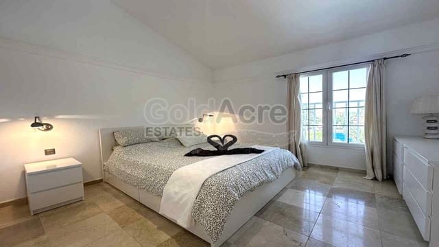 3 slaapkamer Villa te koop in Corralejo, La Oliva met zwembad - € 675.000 (Ref: 9124675)