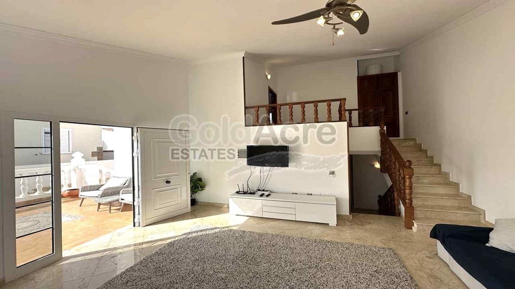3 bedroom Villa for sale in Corralejo with pool - € 675,000 (Ref: 9124675)