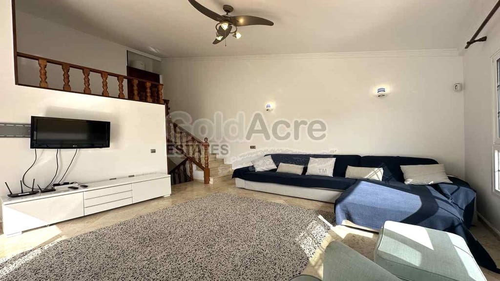 3 bedroom Villa for sale in Corralejo with pool - € 675,000 (Ref: 9124675)