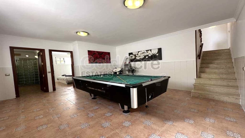 3 bedroom Villa for sale in Corralejo with pool - € 675,000 (Ref: 9124675)