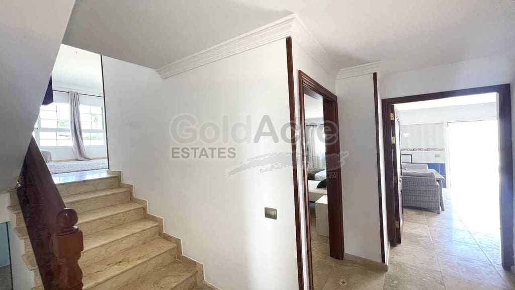 3 bedroom Villa for sale in Corralejo with pool garage - € 675,000 (Ref: 9124675)
