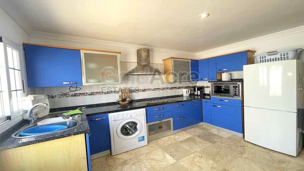 3 bedroom Villa for sale in Corralejo with pool garage - € 675,000 (Ref: 9124675)