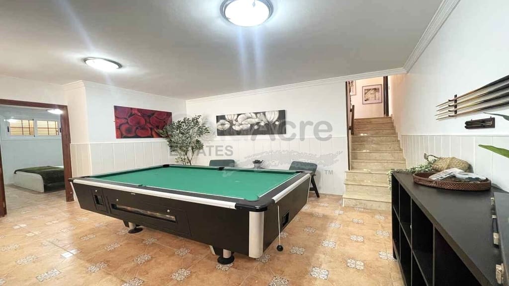 3 bedroom Villa for sale in Corralejo with pool garage - € 675,000 (Ref: 9124675)