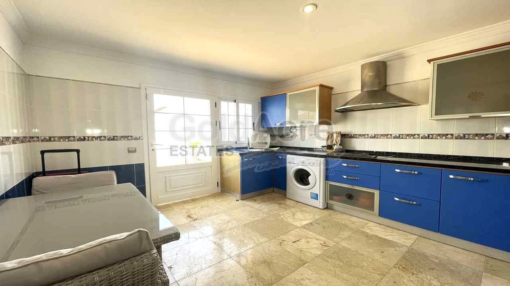 3 bedroom Villa for sale in Corralejo with pool garage - € 675,000 (Ref: 9124675)