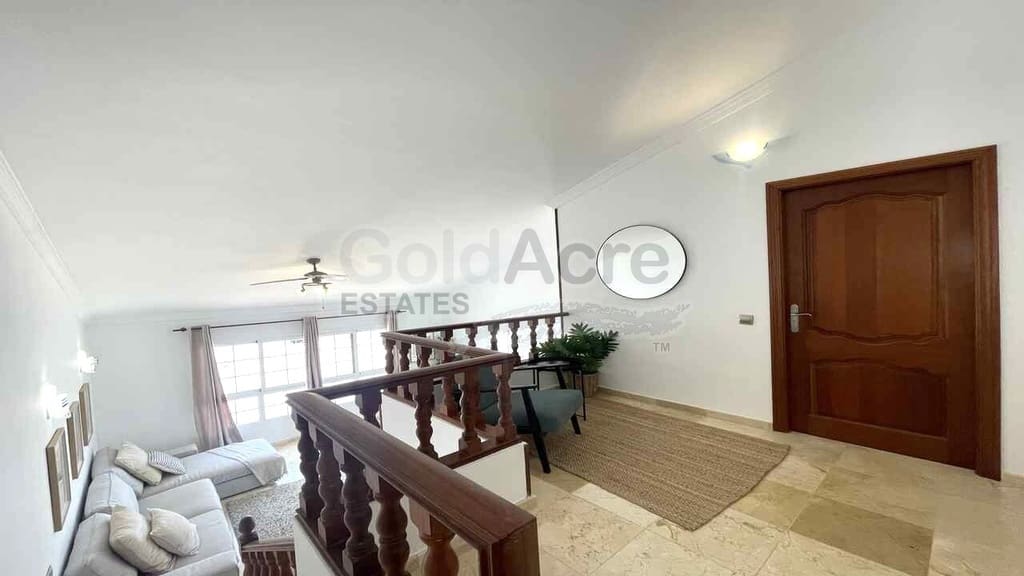 3 bedroom Villa for sale in Corralejo with pool garage - € 675,000 (Ref: 9124675)
