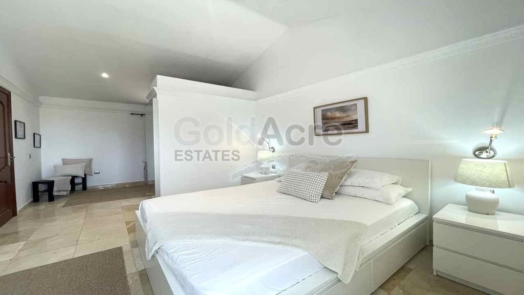 3 bedroom Villa for sale in Corralejo with pool garage - € 675,000 (Ref: 9124675)