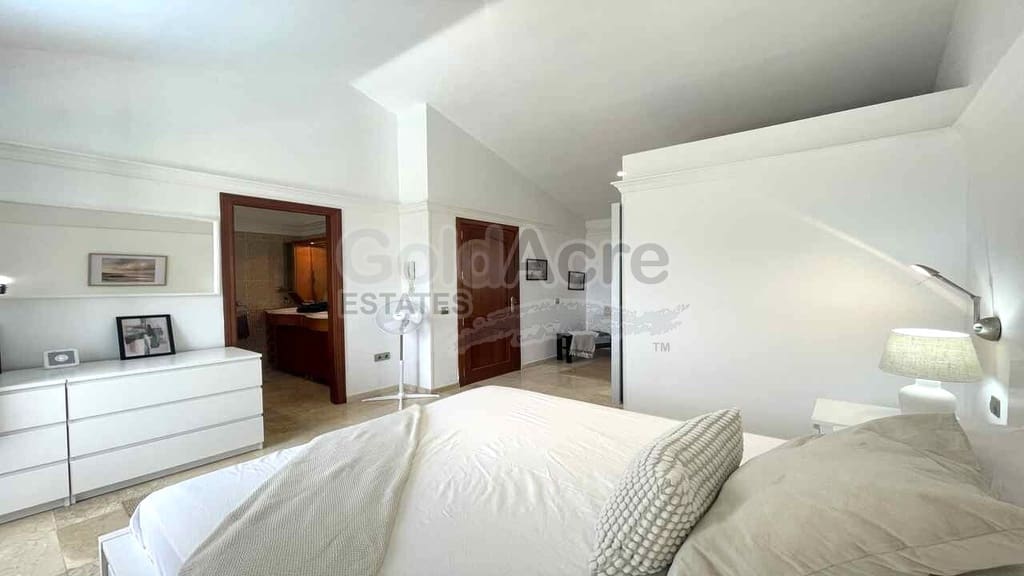 3 bedroom Villa for sale in Corralejo with pool garage - € 675,000 (Ref: 9124675)
