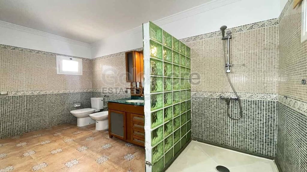 3 bedroom Villa for sale in Corralejo with pool garage - € 675,000 (Ref: 9124675)
