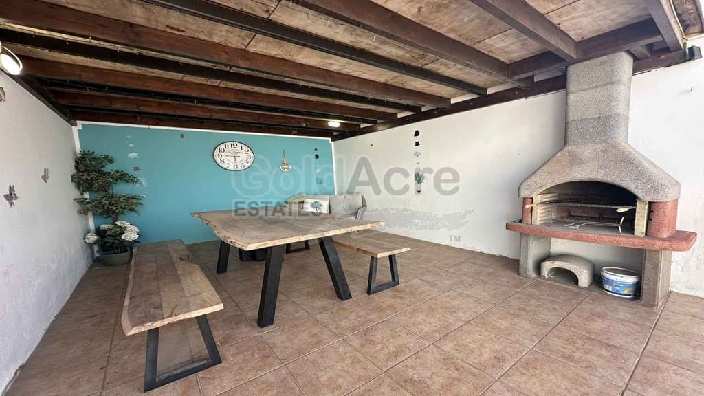 3 bedroom Villa for sale in Corralejo with pool garage - € 675,000 (Ref: 9124675)