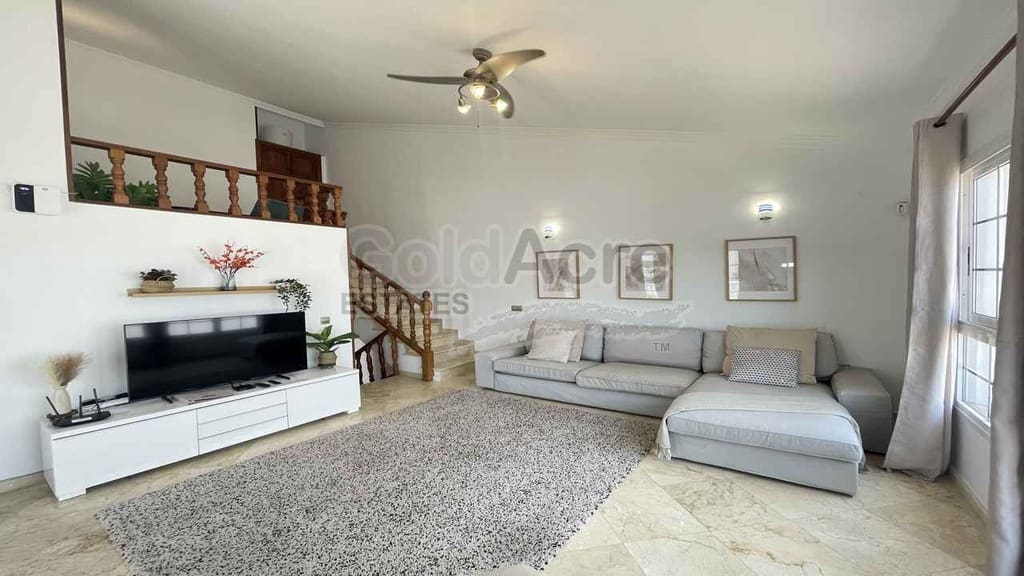 3 bedroom Villa for sale in Corralejo with pool garage - € 675,000 (Ref: 9124675)