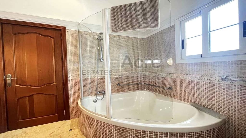 3 bedroom Villa for sale in Corralejo with pool garage - € 675,000 (Ref: 9124675)