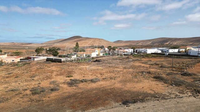 Huvila myytävänä paikassa Villaverde, La Oliva - 145 000 € (Ref: 9125604)