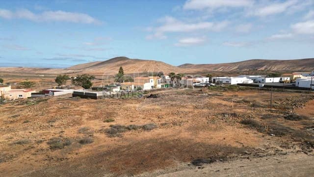 Undeveloped Land for sale in Villaverde, La Oliva - € 139,000 (Ref: 9125604)