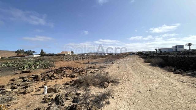 Undeveloped Land for sale in Villaverde, La Oliva - € 139,000 (Ref: 9125604)