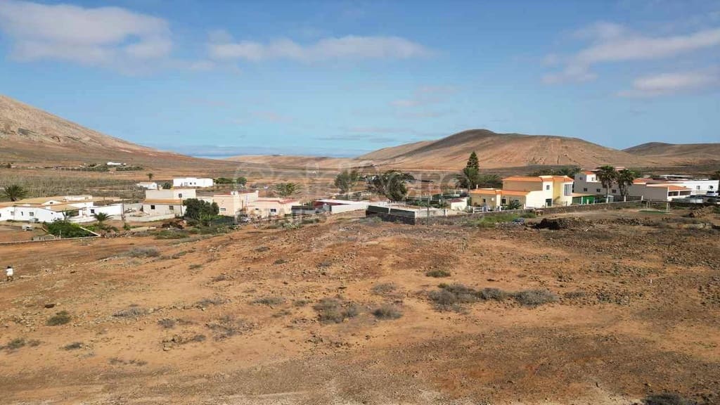 Undeveloped Land for sale in Villaverde - € 139,000 (Ref: 9125604)