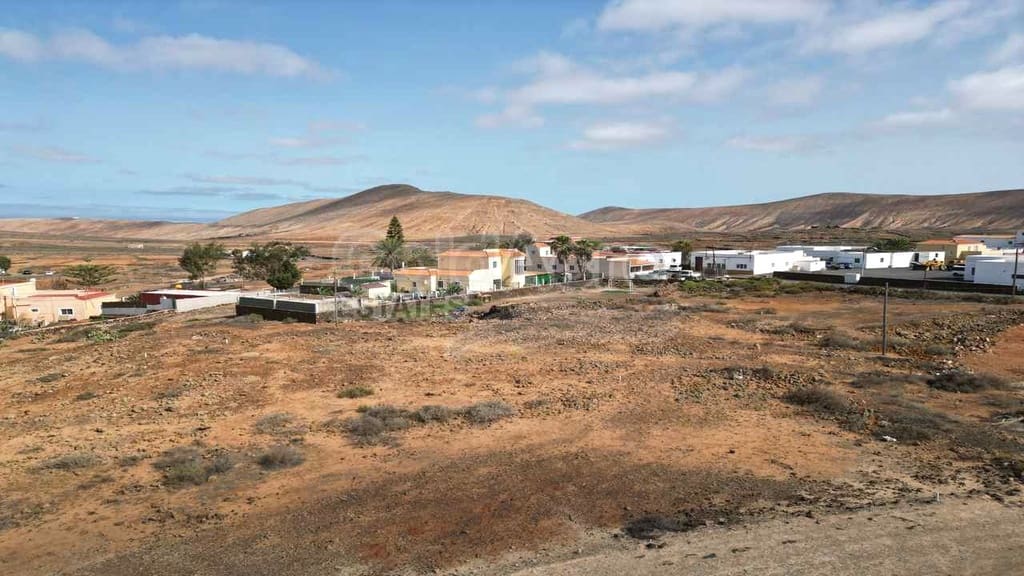 Undeveloped Land for sale in Villaverde - € 139,000 (Ref: 9125604)