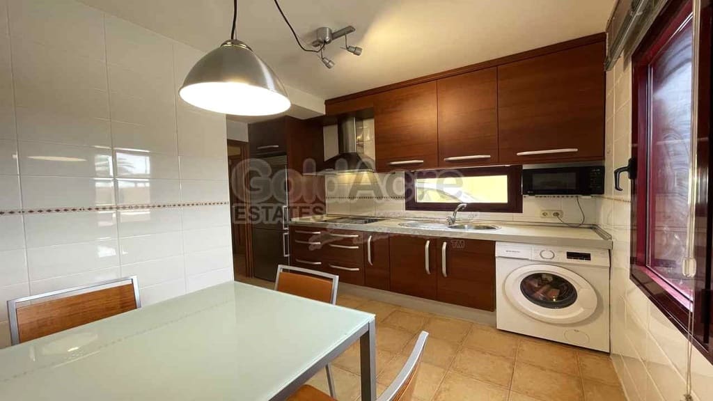 3 bedroom Villa for sale in La Oliva with pool - € 340,000 (Ref: 9129394)