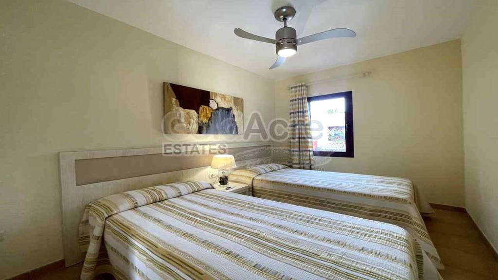 3 bedroom Villa for sale in La Oliva with pool - € 340,000 (Ref: 9129394)