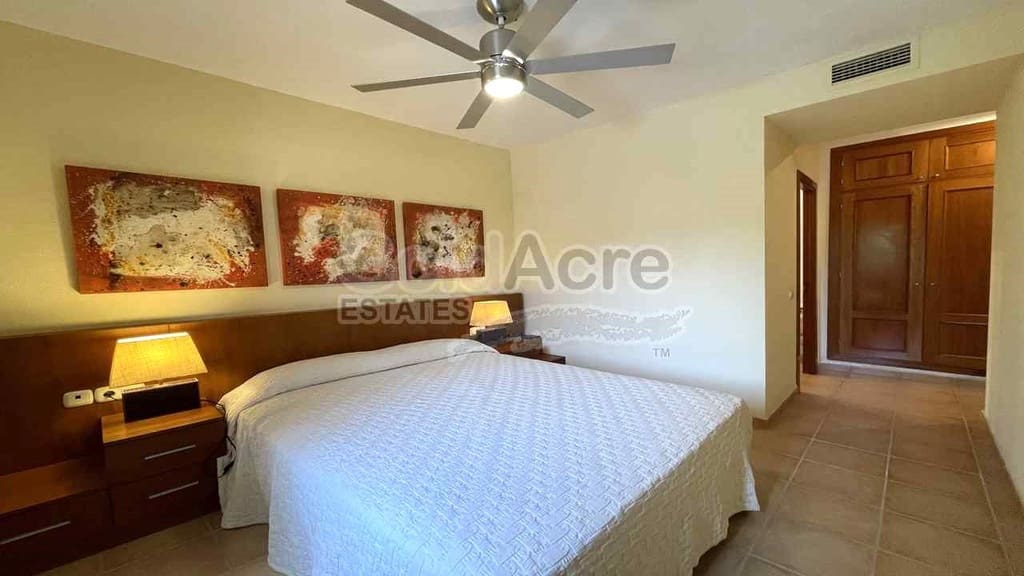 3 bedroom Villa for sale in La Oliva with pool - € 340,000 (Ref: 9129394)