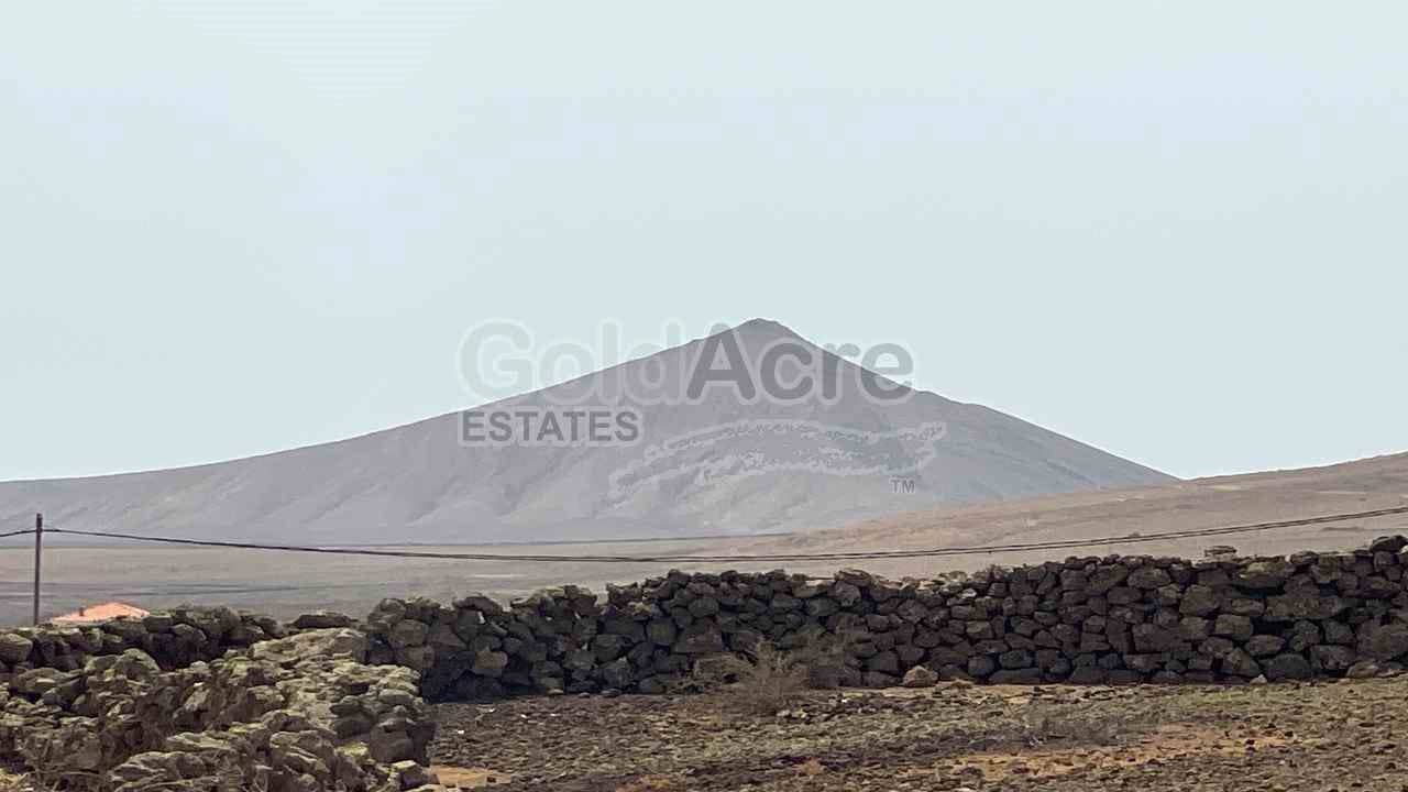 Grunde uden byggetilladelser til salg i Villaverde - € 180.000 (Ref: 9137460)