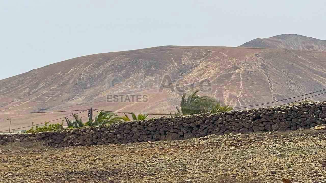 Grunde uden byggetilladelser til salg i Villaverde - € 180.000 (Ref: 9137460)