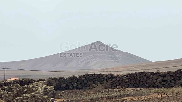 Terreno Não Urbanizado para venda em Villaverde, La Oliva - 176 000 € (Ref: 9137460)